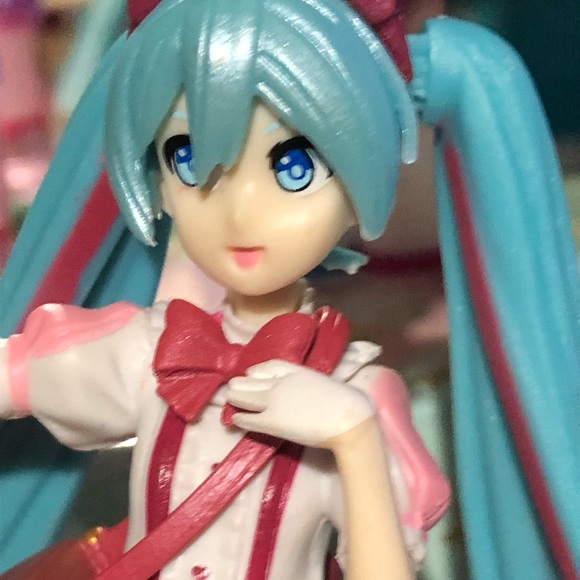 Valentine’s Day Miku Figurine - Picture 8 of 10